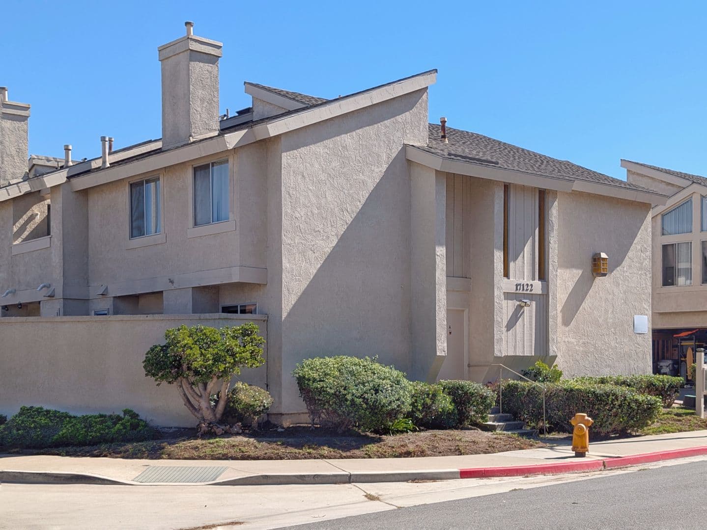 Huntington Beach Apartment: 17122 Lynn Lane