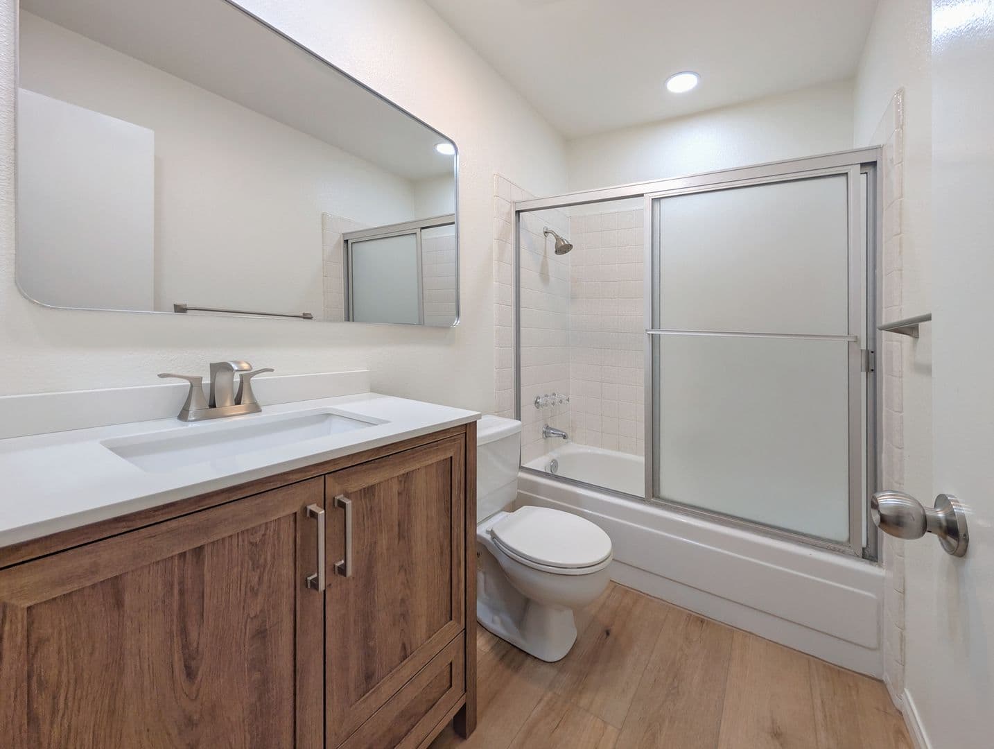 Huntington Beach Apartment: 17122 Lynn Lane