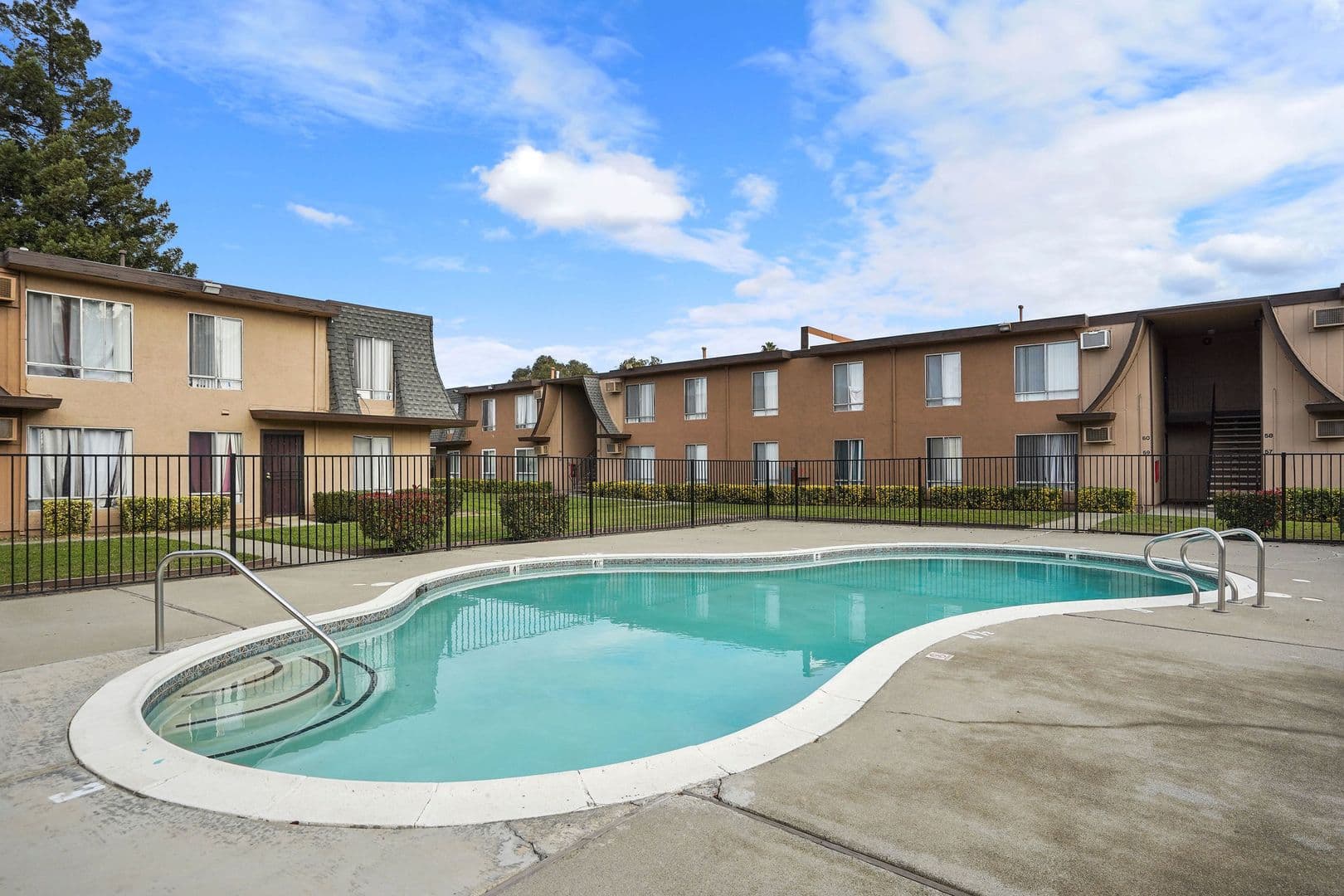Sacramento Apartment: 7605 Franklin Blvd.