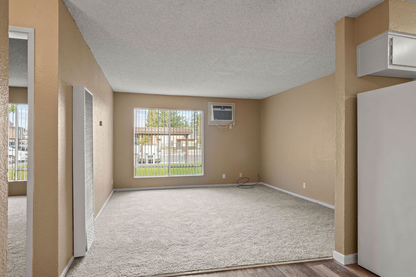 Sacramento Apartment: 7605 Franklin Blvd.