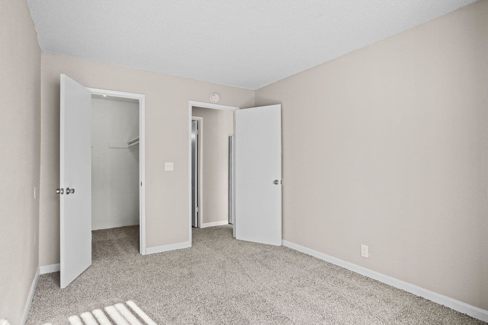 Stockton Apartment: 2433 Country Club Blvd.