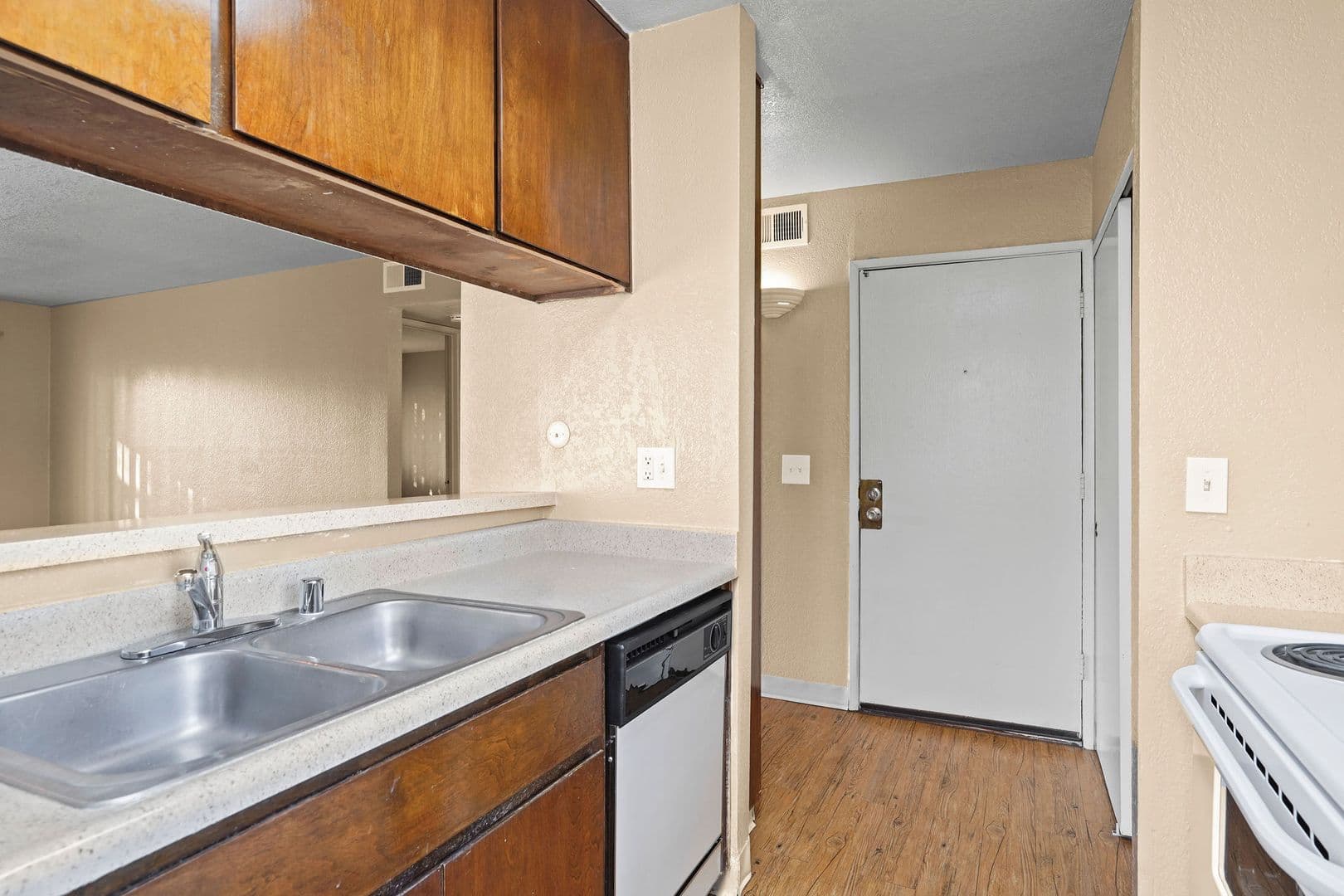 Stockton Apartment: 1540 Mosaic Way