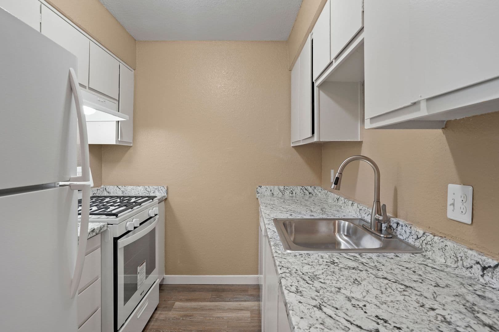 Sacramento Apartment: 7605 Franklin Blvd.
