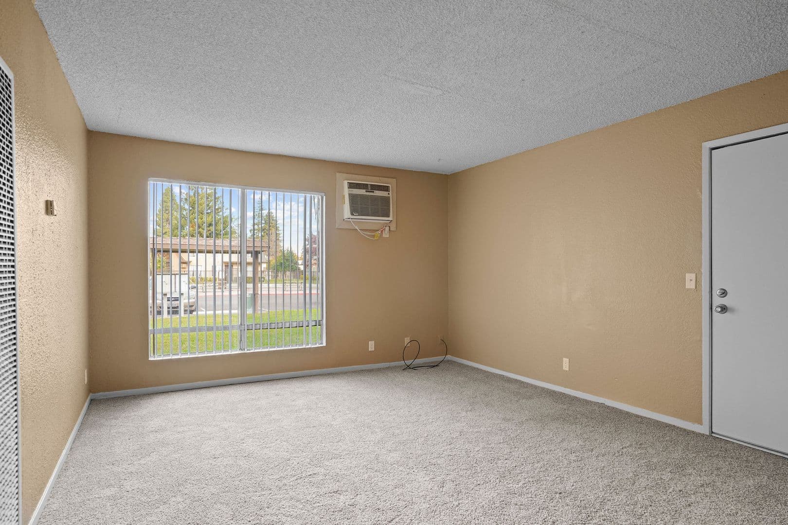 Sacramento Apartment: 7605 Franklin Blvd.