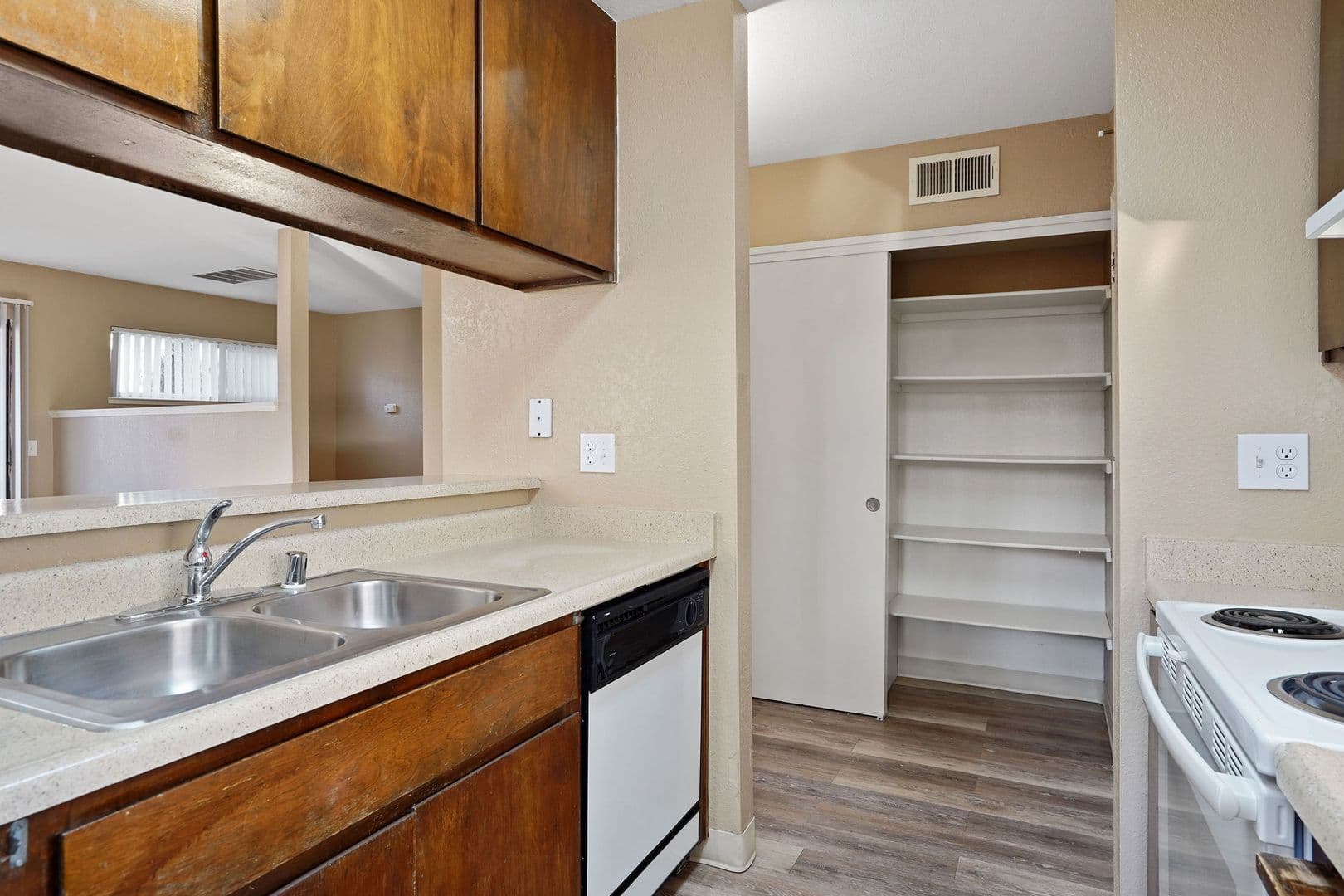 Stockton Apartment: 1540 Mosaic Way