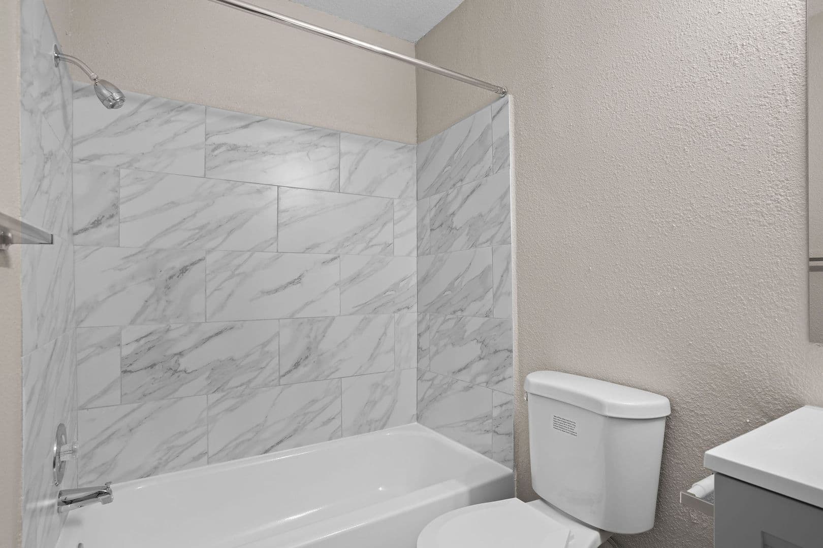 Stockton Apartment: 2433 Country Club Blvd.