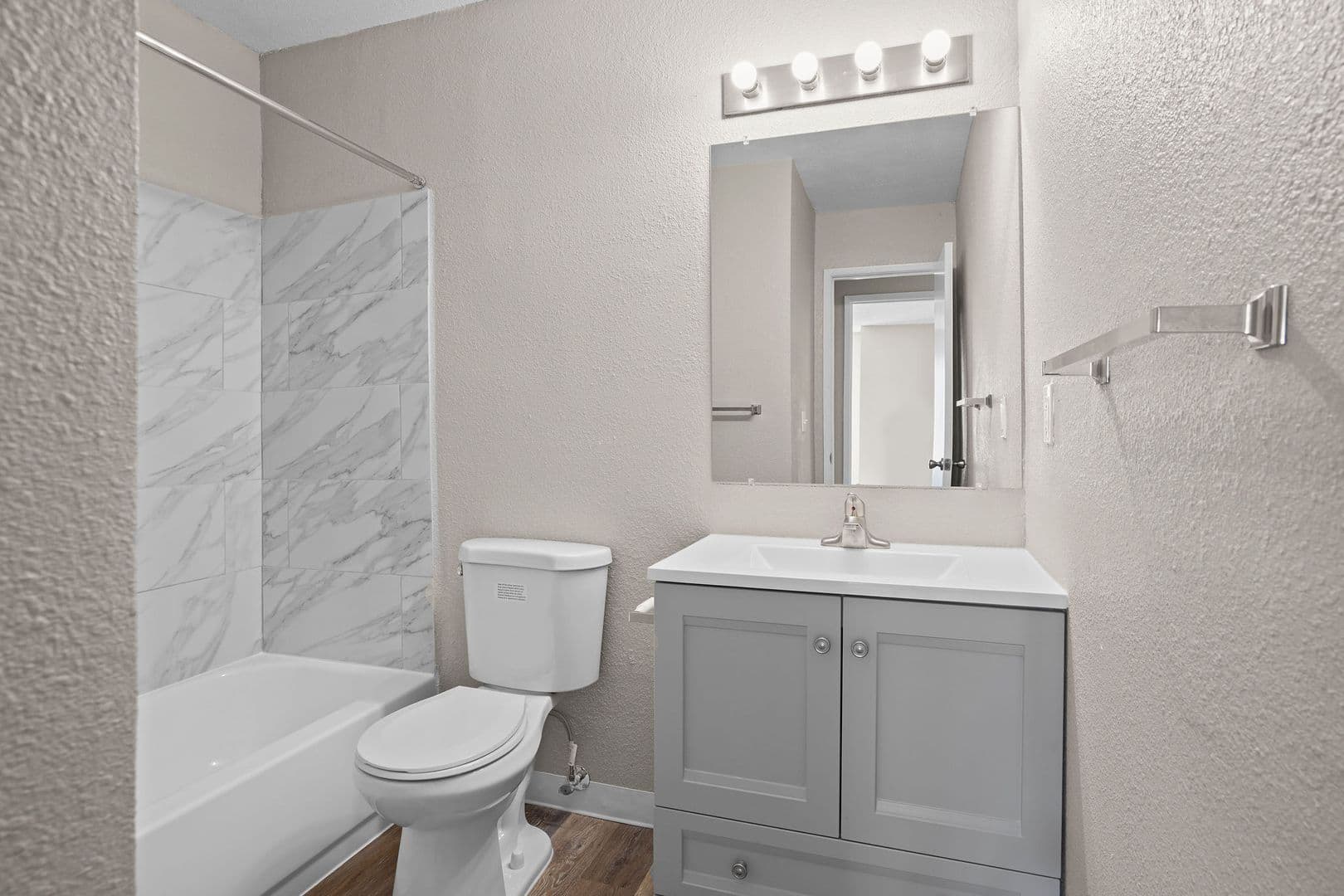 Stockton Apartment: 2433 Country Club Blvd.