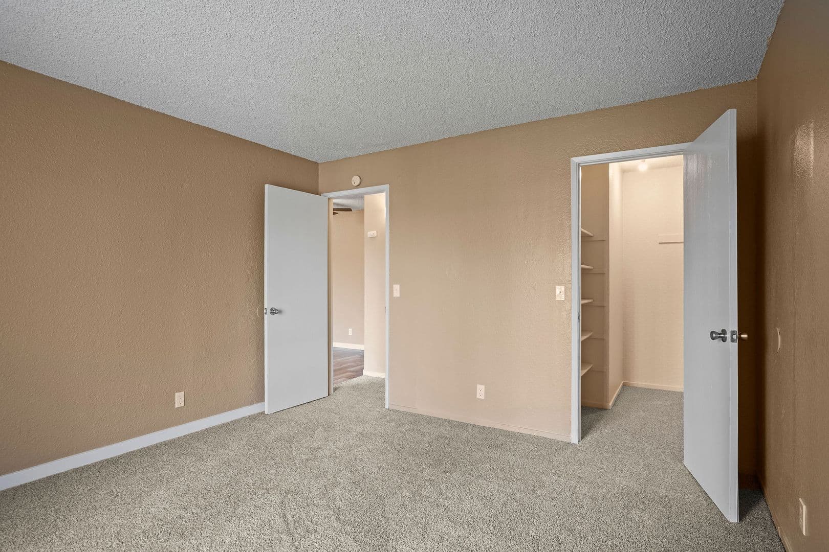 Sacramento Apartment: 7605 Franklin Blvd.