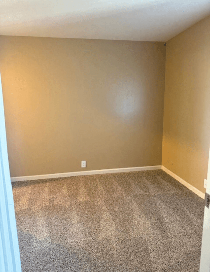 Stockton Apartment: 2433 Country Club Blvd.