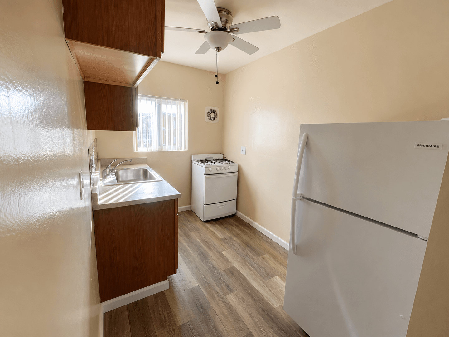 San Diego Apartment: 2200-2304 Morley St.