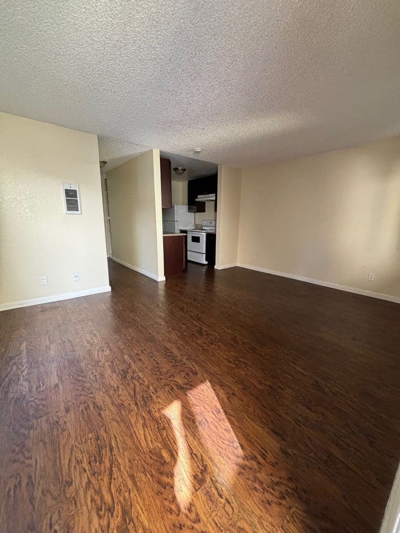 San Diego Apartment: 6962 Fulton Street