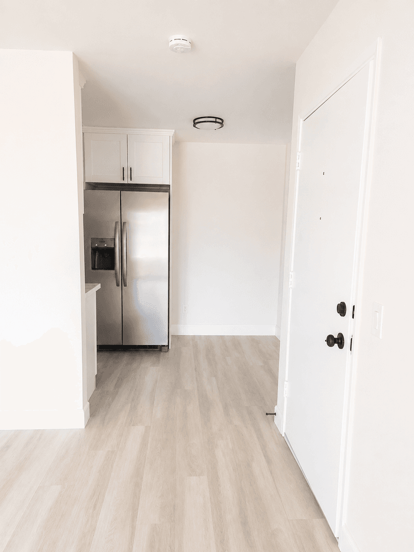 Lakeside Apartment: 9658 Winter Gardens Blvd.