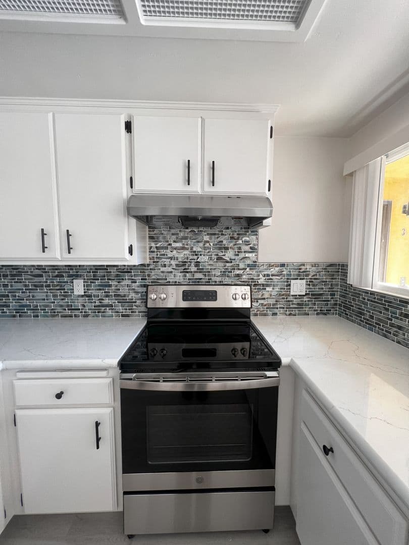 San Diego Apartment: 2284 and 2287 Dunlop Street