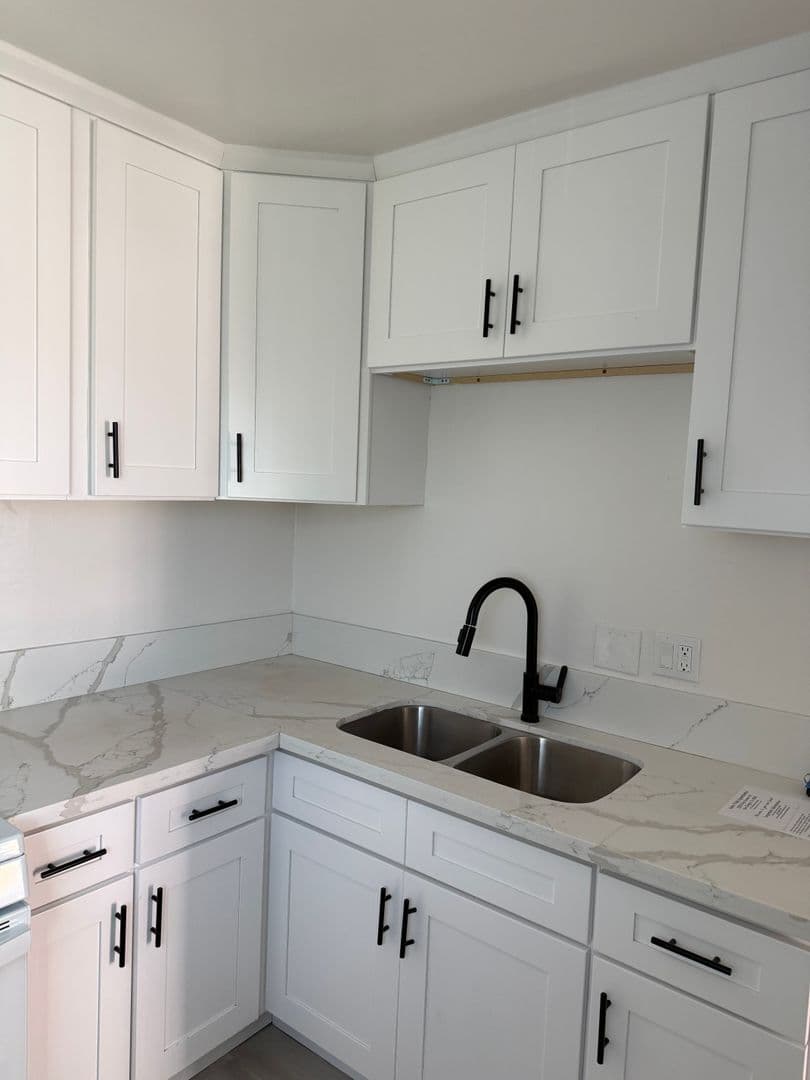San Diego Apartment: 2249 Ulric Street