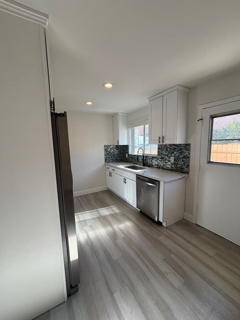 San Diego Apartment: 6962 Fulton Street