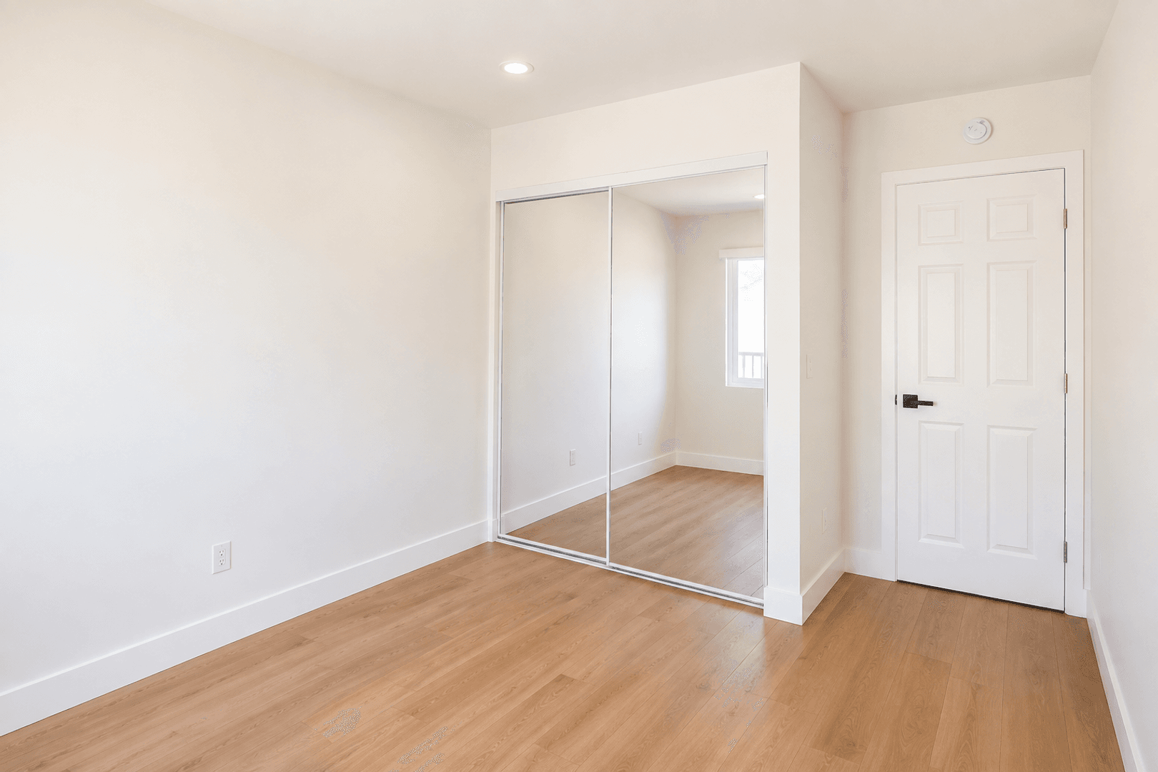 Lakeside Apartment: 9658 Winter Gardens Blvd.
