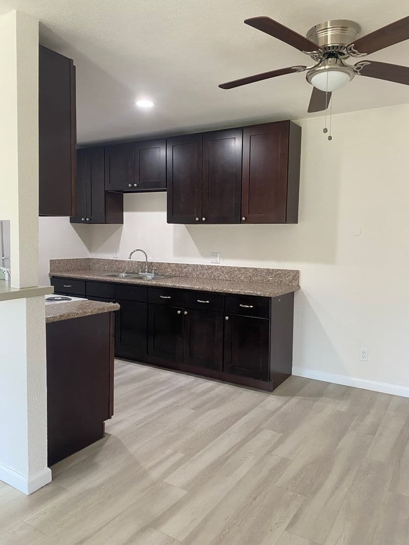 El Cajon Apartment: 945 Estes Street