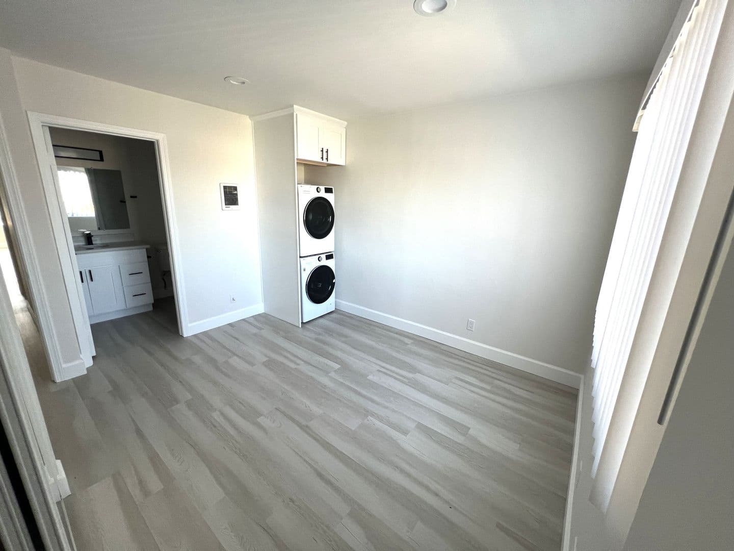San Diego Apartment: 2282 West Dunlop Street