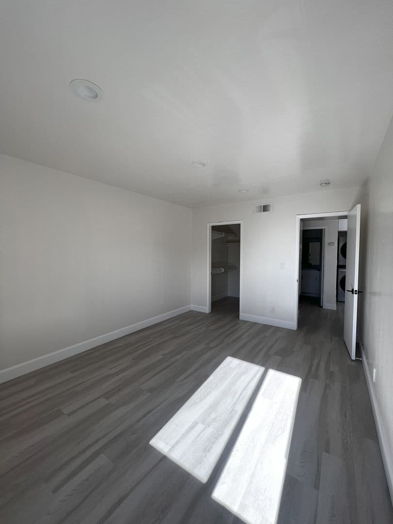 San Diego Apartment: 2284 and 2287 Dunlop Street