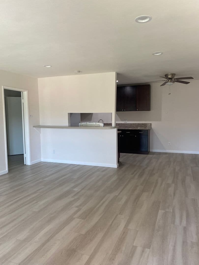 El Cajon Apartment: 945 Estes Street