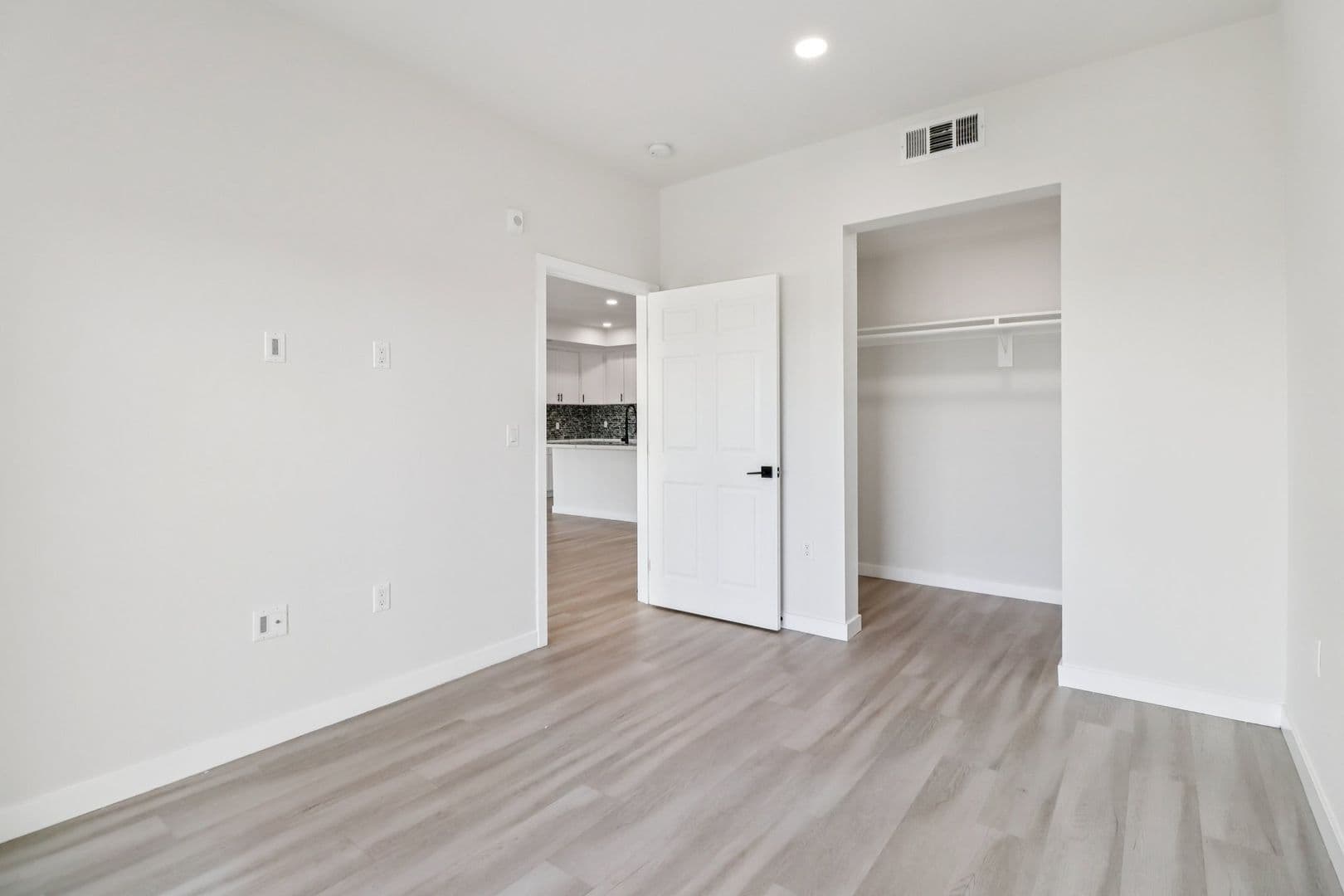 San Diego Apartment: 2341 Ulric Street