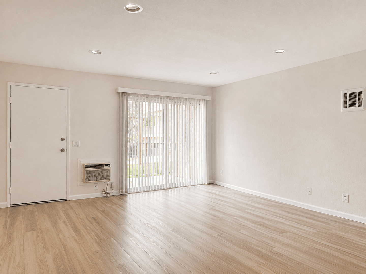 El Cajon Apartment: 945 Estes Street
