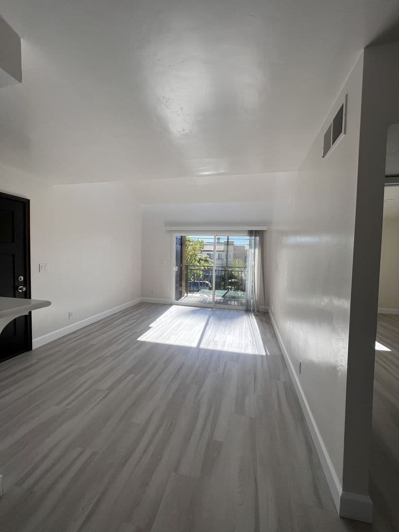 San Diego Apartment: 2284 and 2287 Dunlop Street