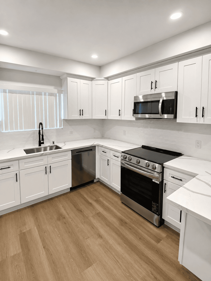 San Diego Apartment: 2285 Ulric Street