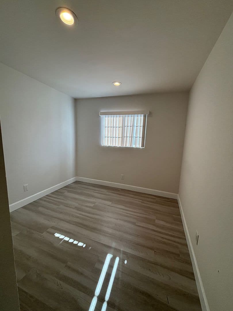 San Diego Apartment: 6962 Fulton Street