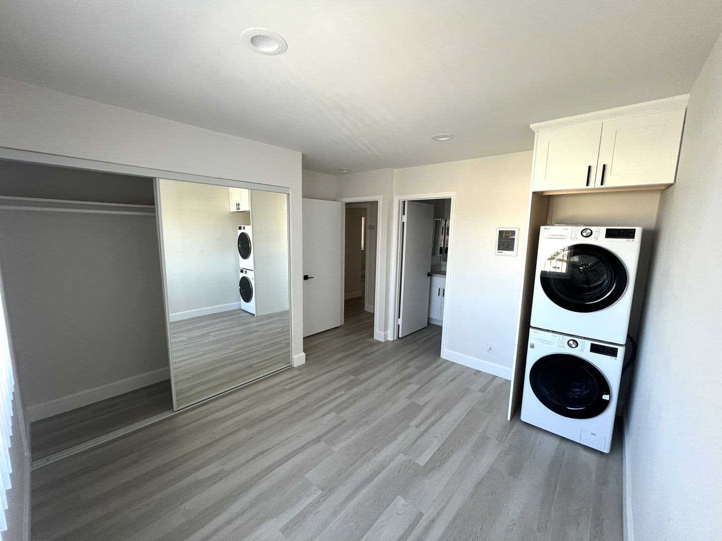San Diego Apartment: 2282 West Dunlop Street