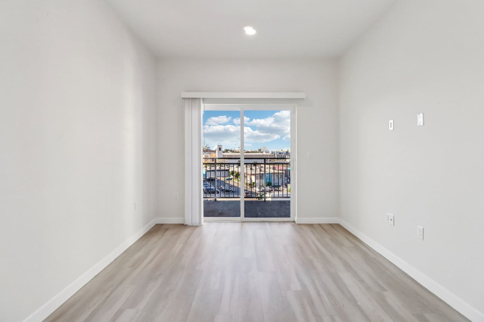 San Diego Apartment: 2341 Ulric Street
