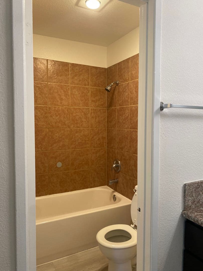 El Cajon Apartment: 945 Estes Street