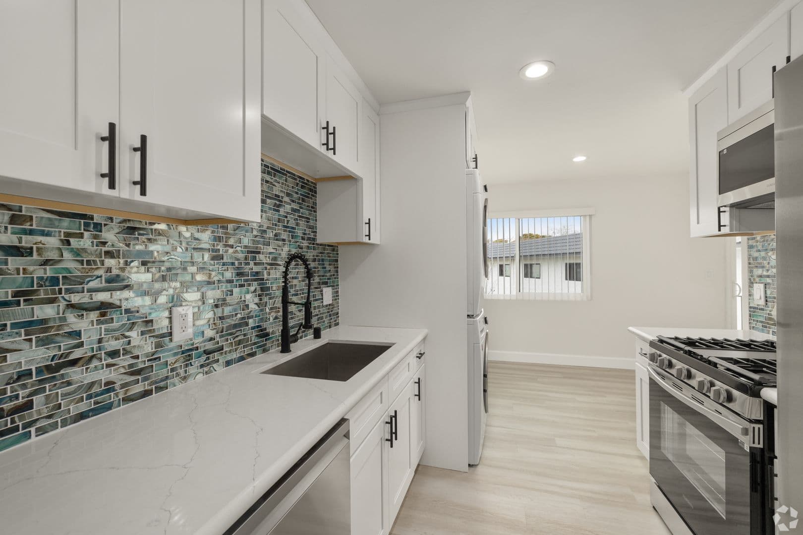 San Diego Apartment: 6650 Linda Vista Road