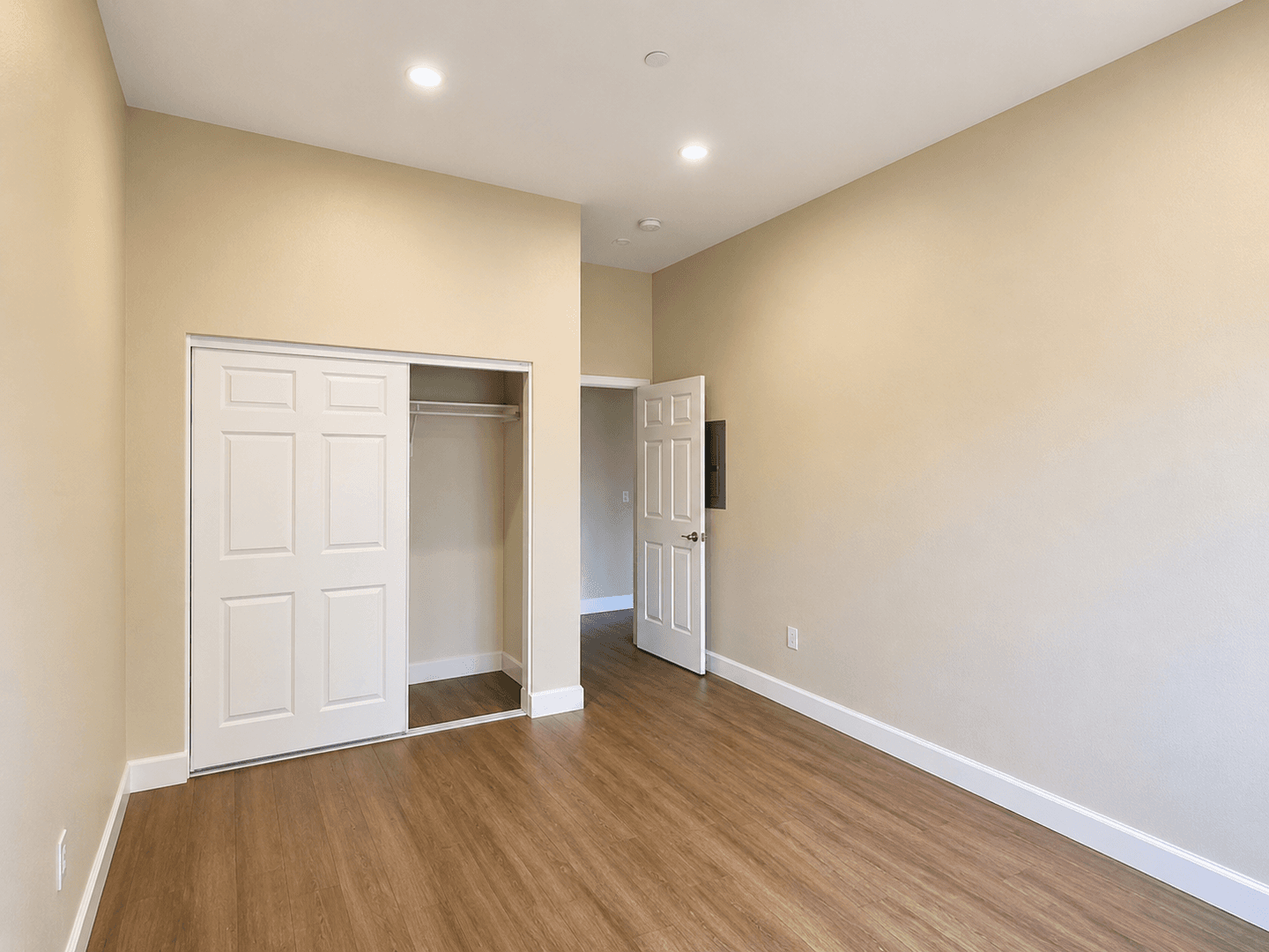 San Diego Apartment: 2266 West Dunlop Street