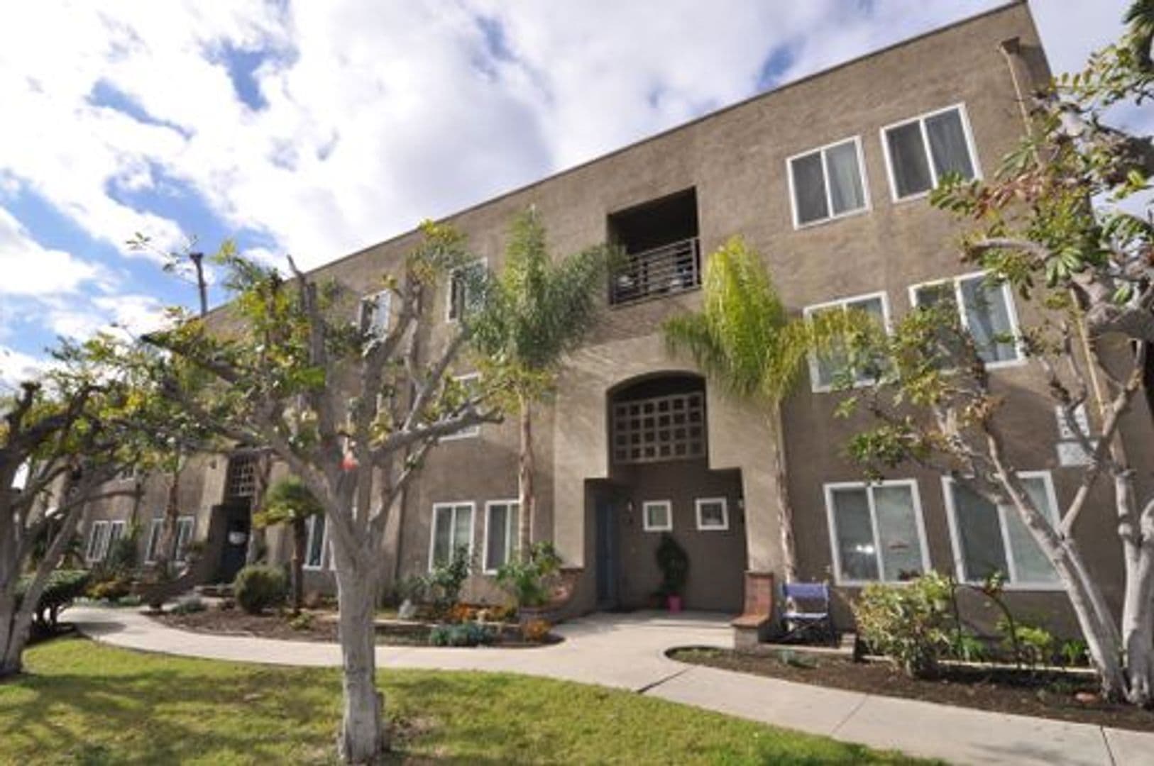 San Diego Apartment: 2200-2304 Morley St.