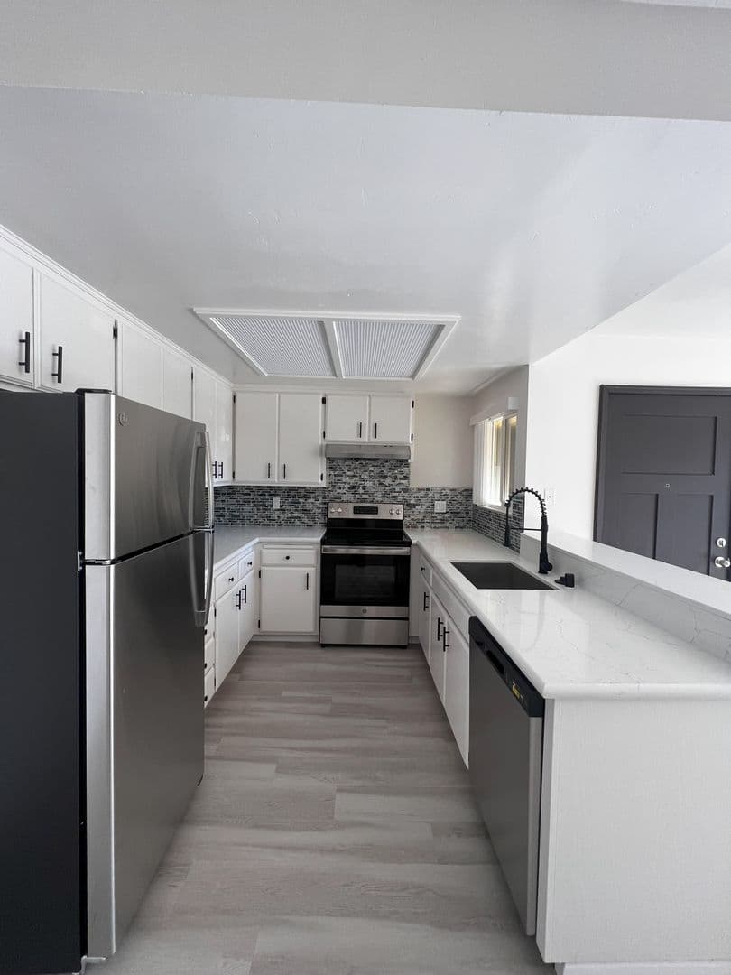 San Diego Apartment: 2284 and 2287 Dunlop Street