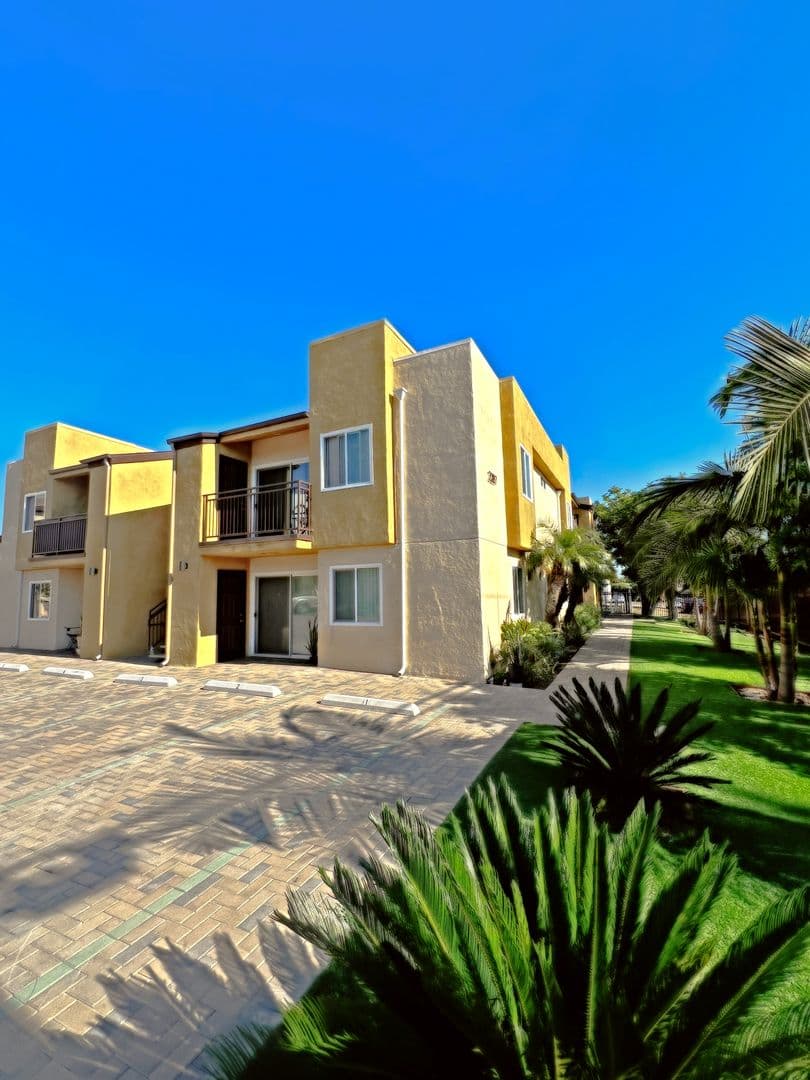 San Diego Apartment: 2284 and 2287 Dunlop Street