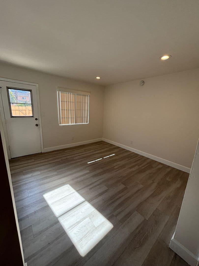 San Diego Apartment: 6962 Fulton Street