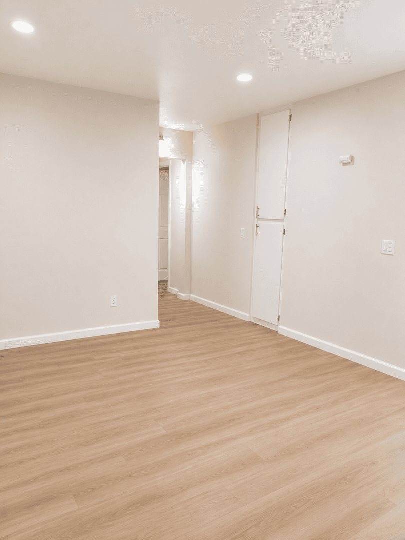 Lakeside Apartment: 9658 Winter Gardens Blvd.