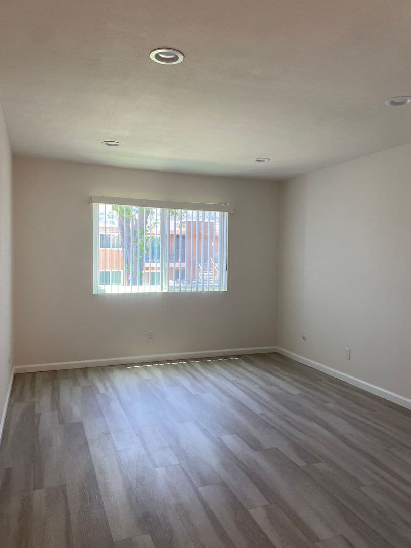 El Cajon Apartment: 945 Estes Street