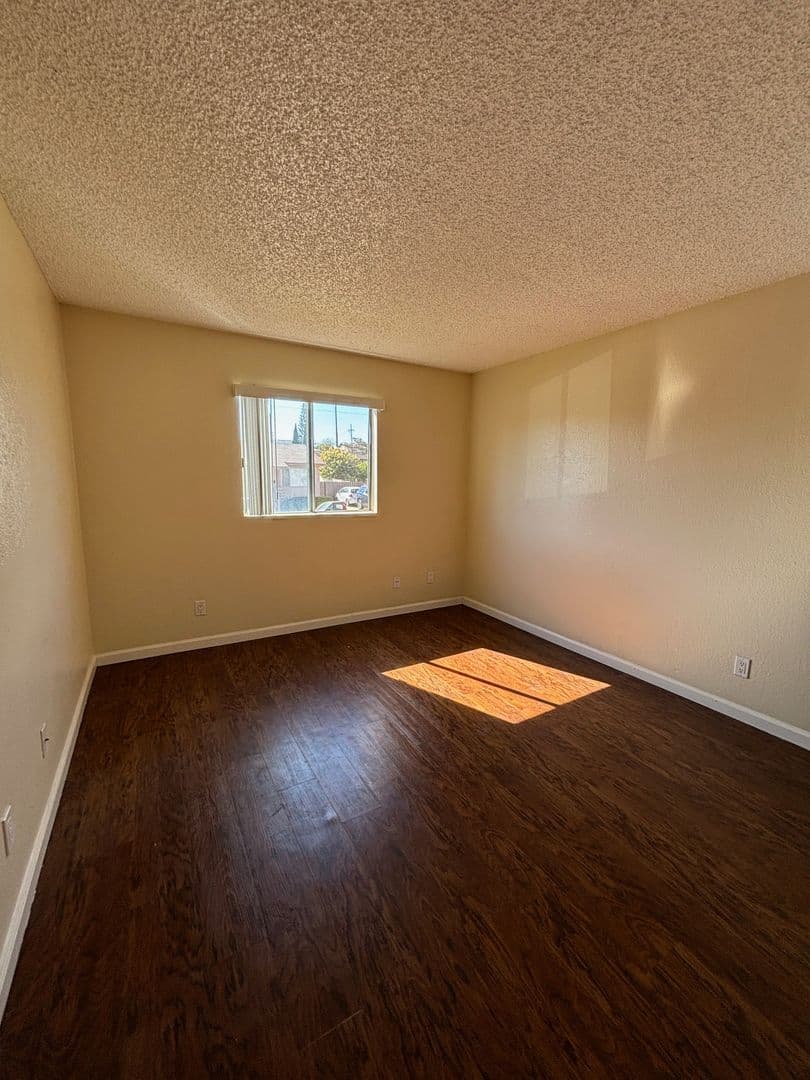 San Diego Apartment: 6962 Fulton Street