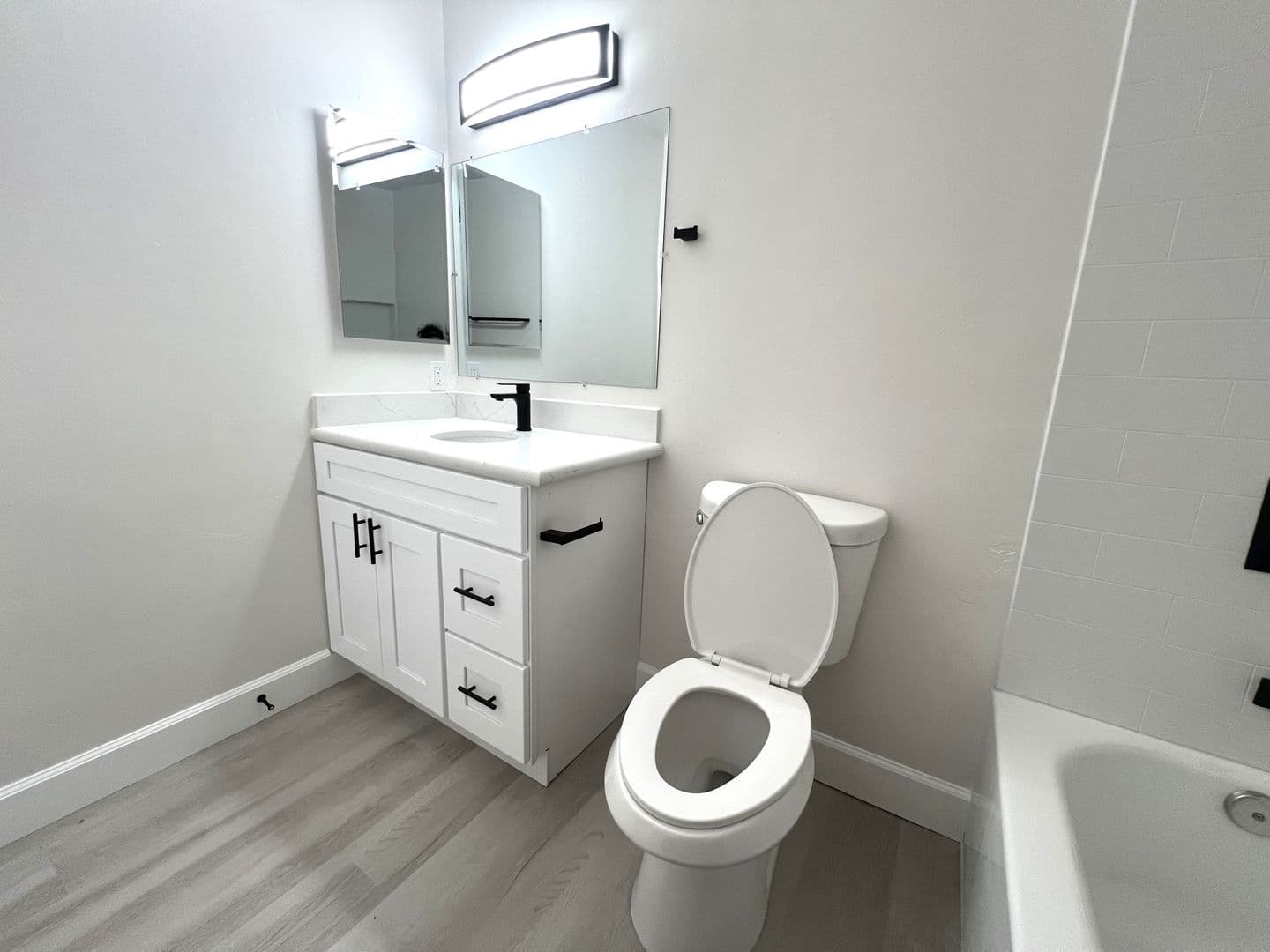 San Diego Apartment: 2282 West Dunlop Street