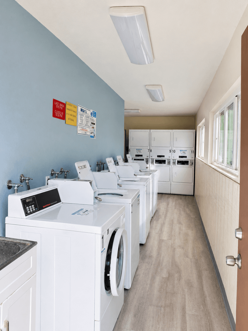 El Cajon Apartment: 945 Estes Street