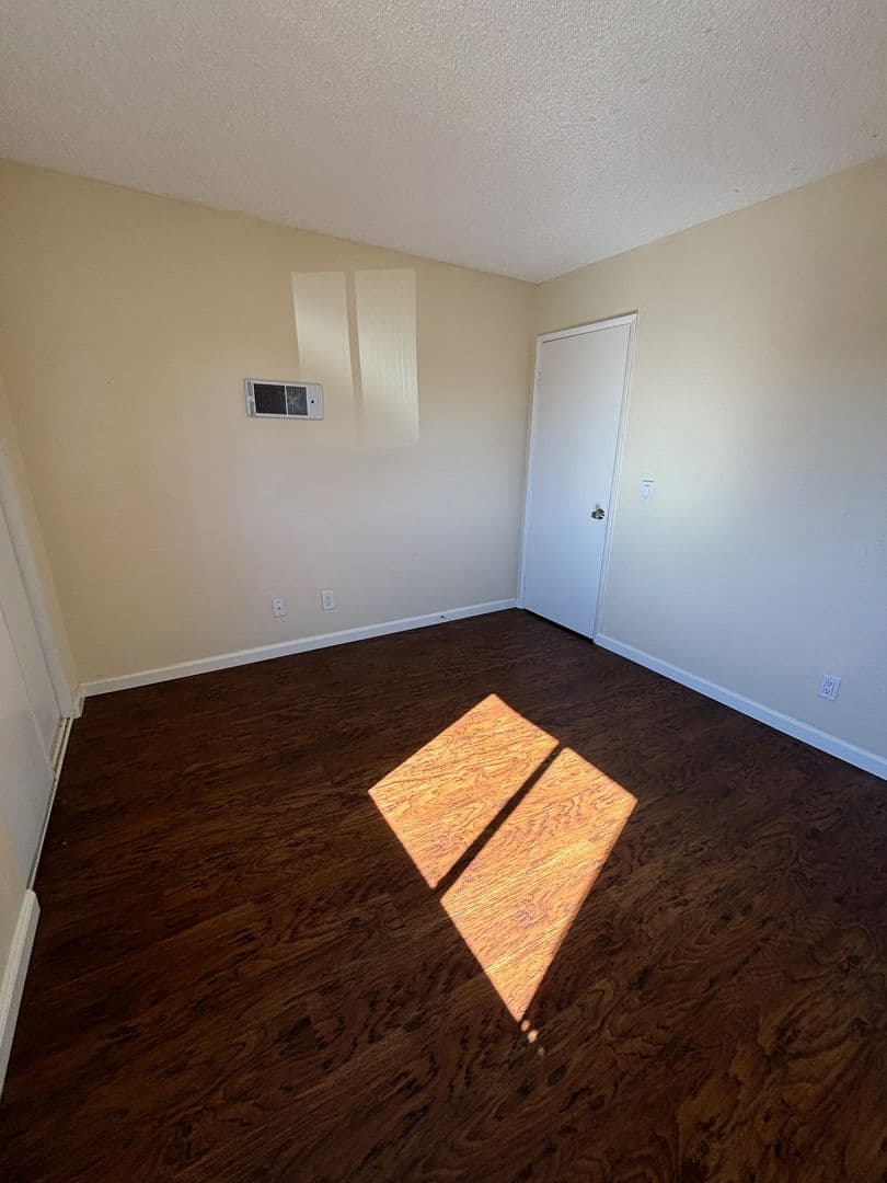 San Diego Apartment: 6962 Fulton Street