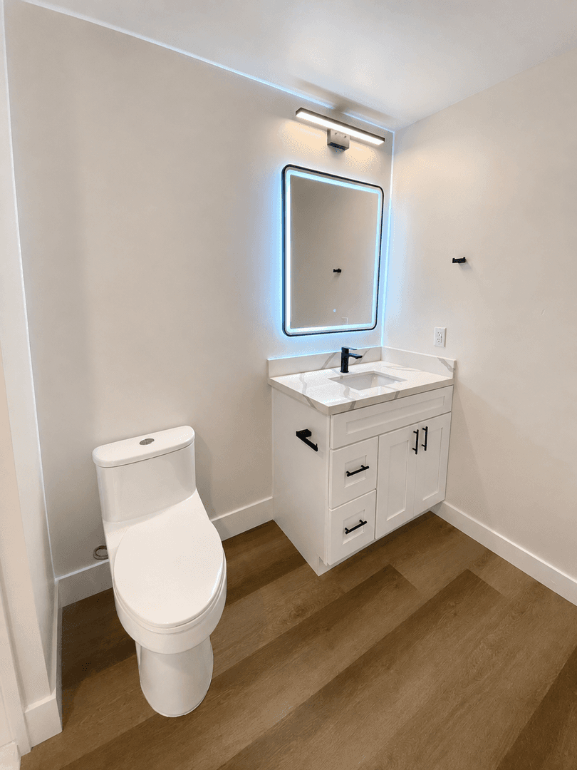 San Diego Apartment: 2285 Ulric Street