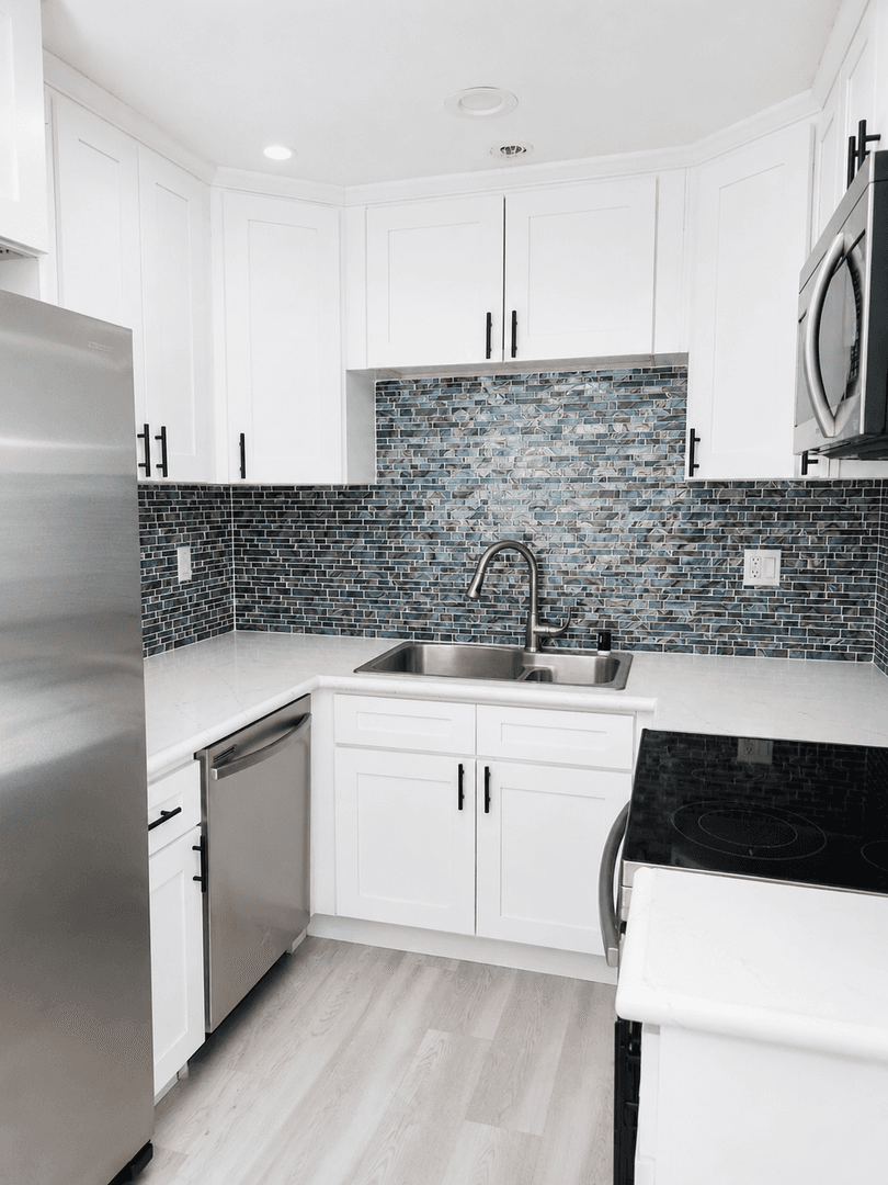Lakeside Apartment: 9658 Winter Gardens Blvd.