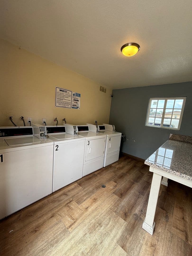 San Diego Apartment: 6962 Fulton Street