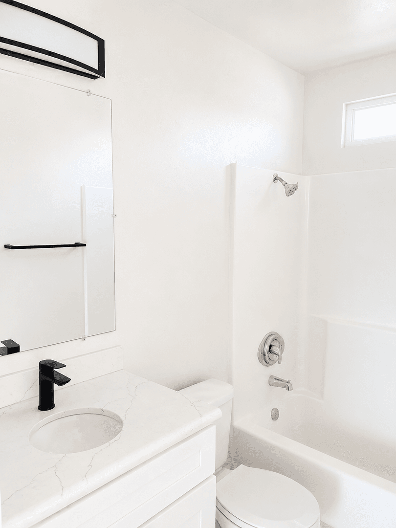 Lakeside Apartment: 9658 Winter Gardens Blvd.