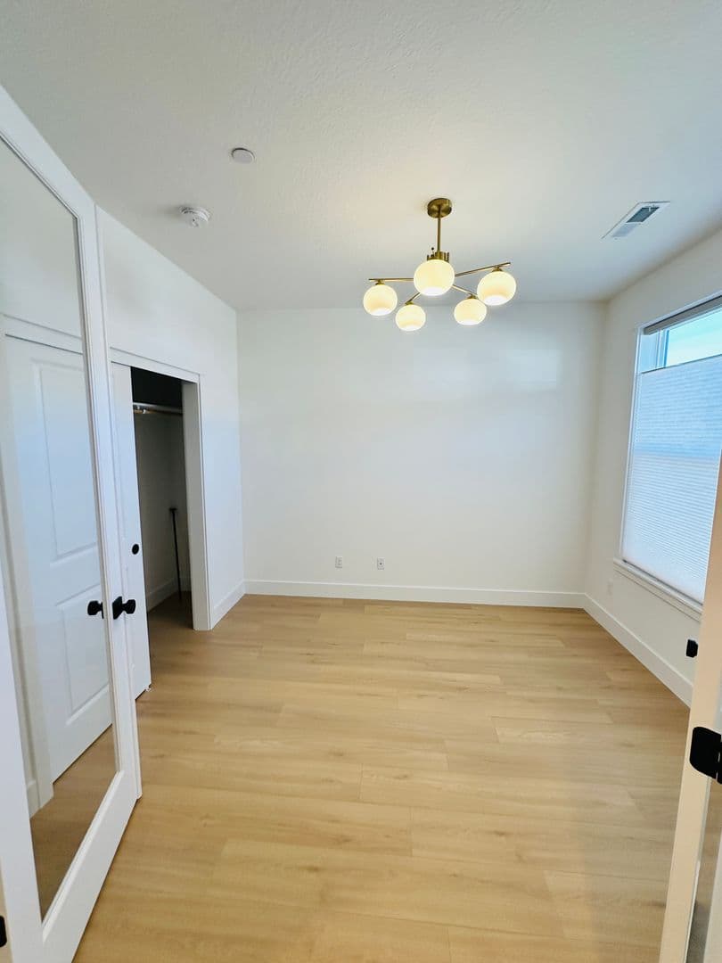 Camas House: 5194 N. 91st Avenue
