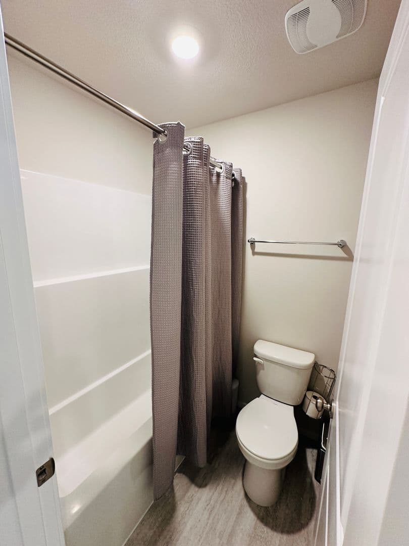 Ridgefield House: 903 NW 174th Street